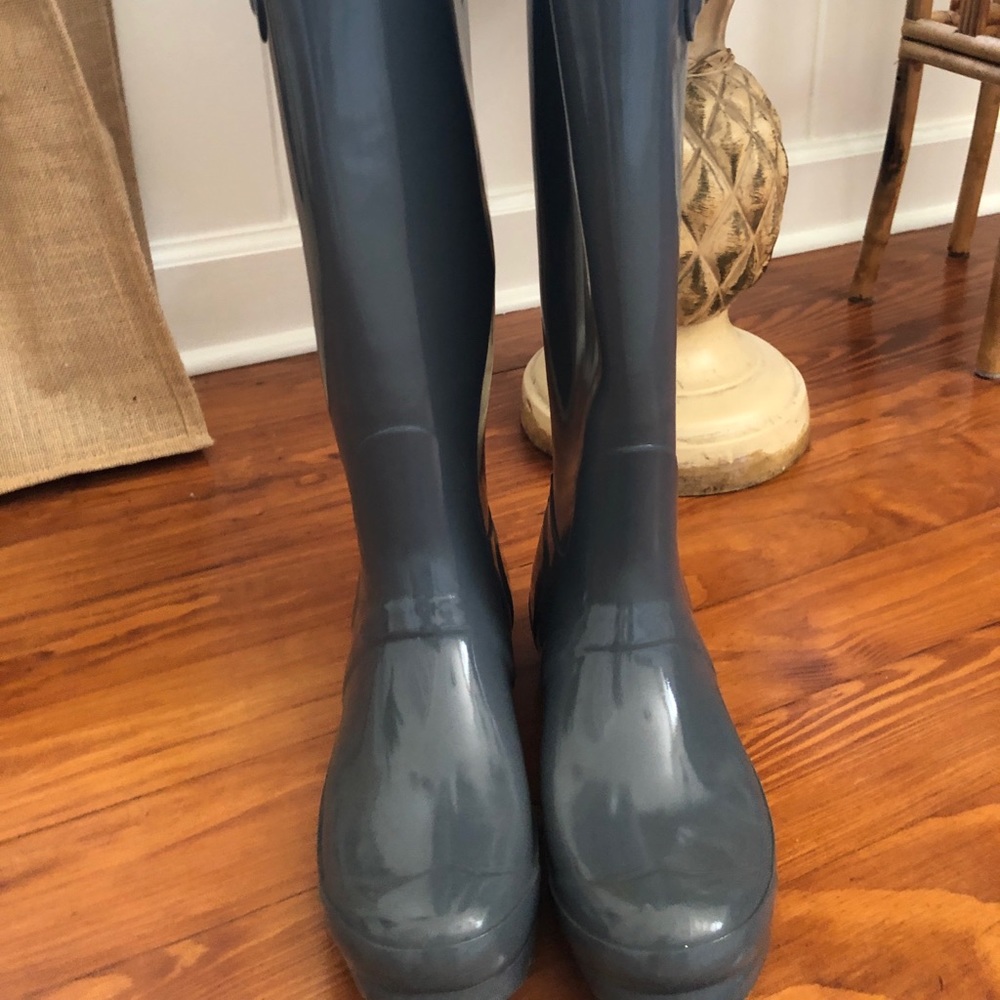 Tall Hunter rain boots - Picture 3 of 8